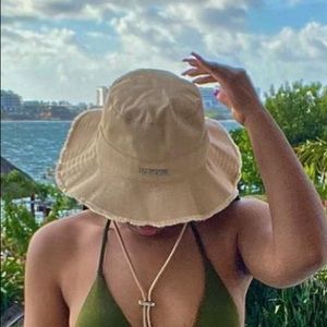 Jacquemus bucket hat